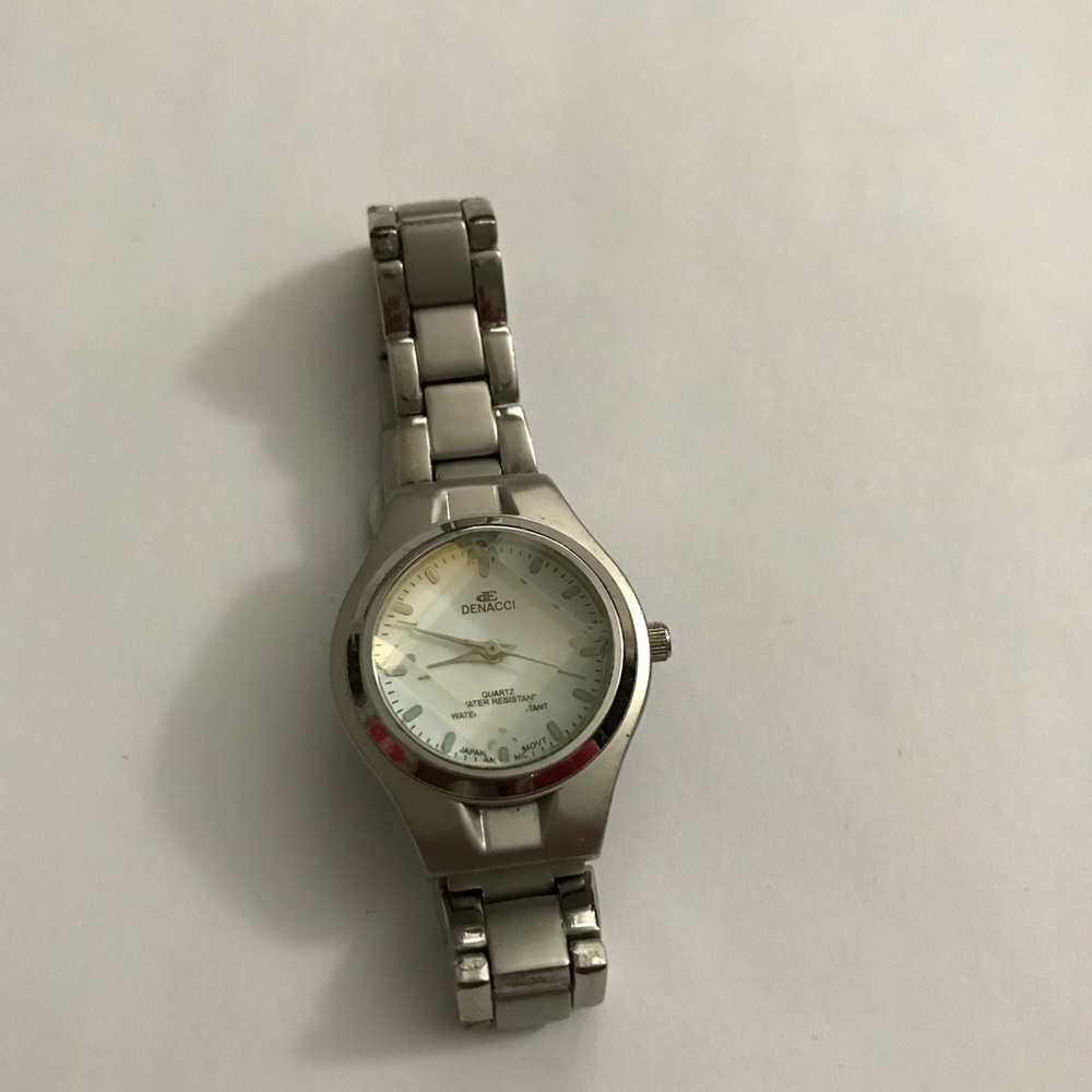 Like new Denacci quartz women’s watch
